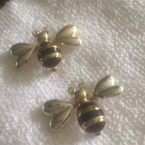 Super cute bumble bee pins